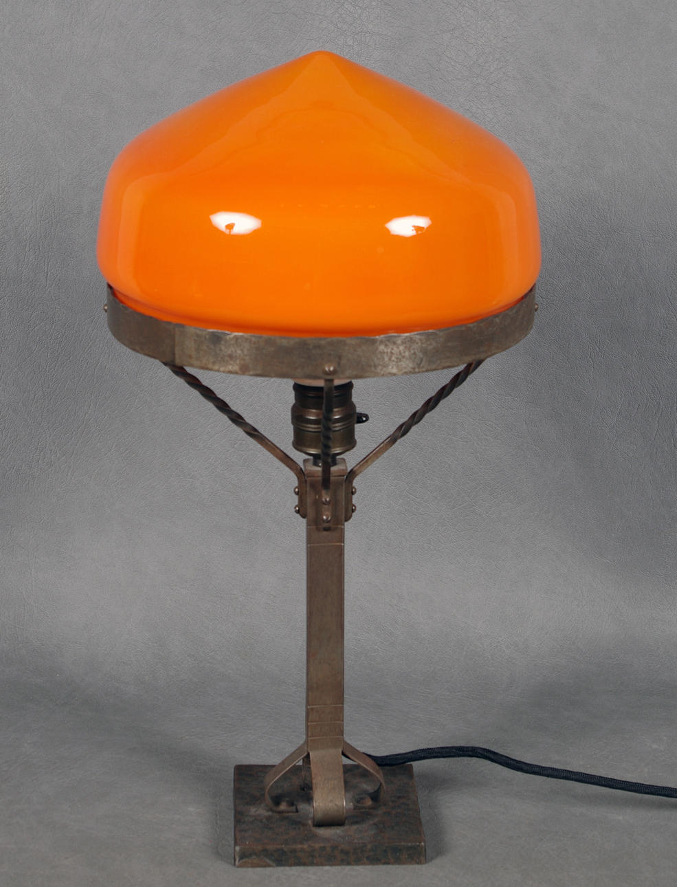 STRINDBERGSLAMPA, smide samt glas, tidigt 1900-tal.