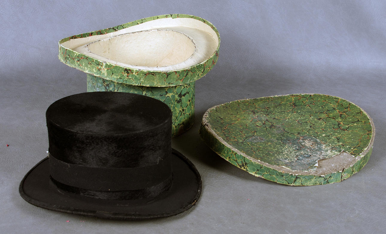 HÖG HATT I ASK, sent 1800-tal.