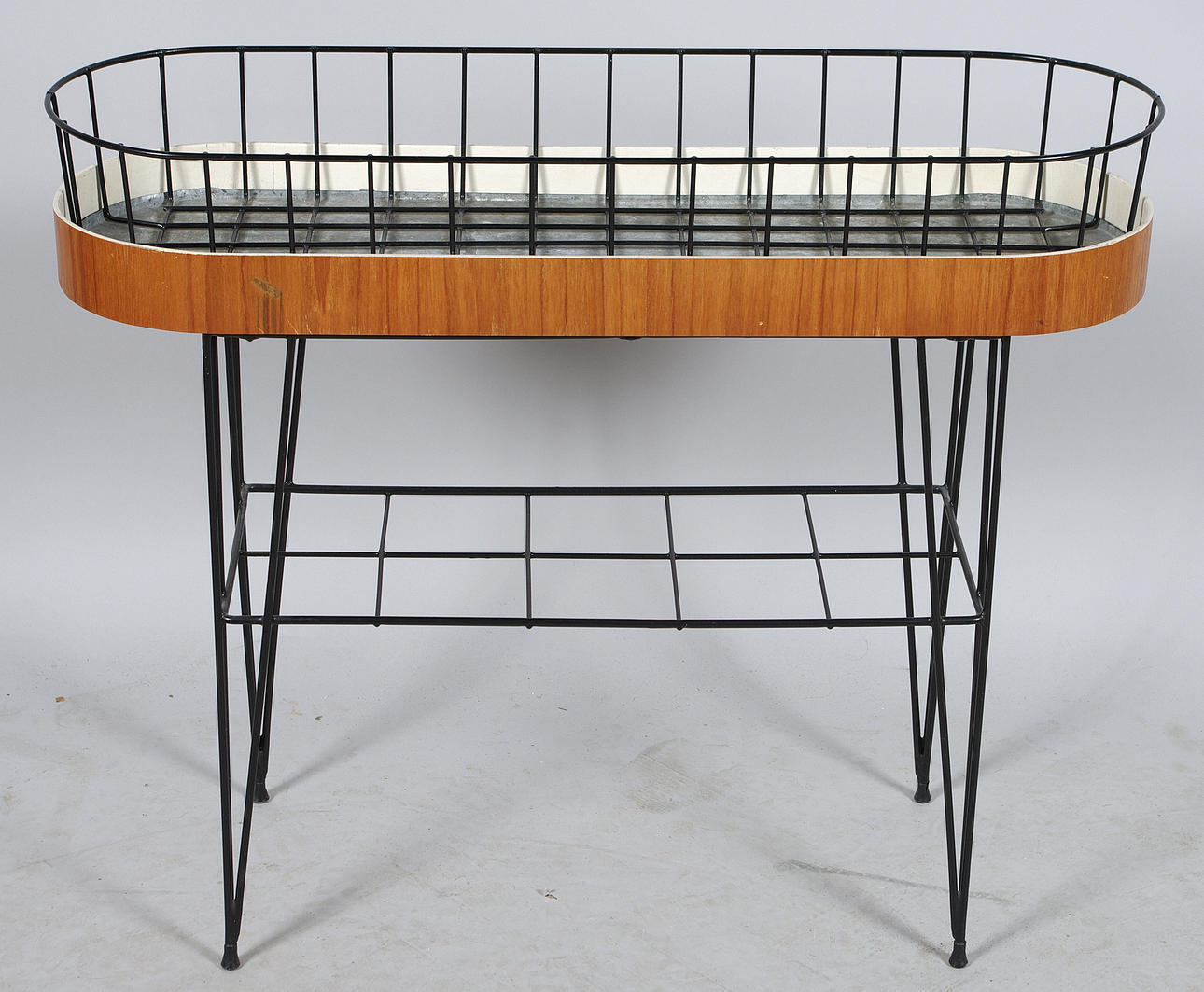 BLOMSTERBORD, stringmodell.