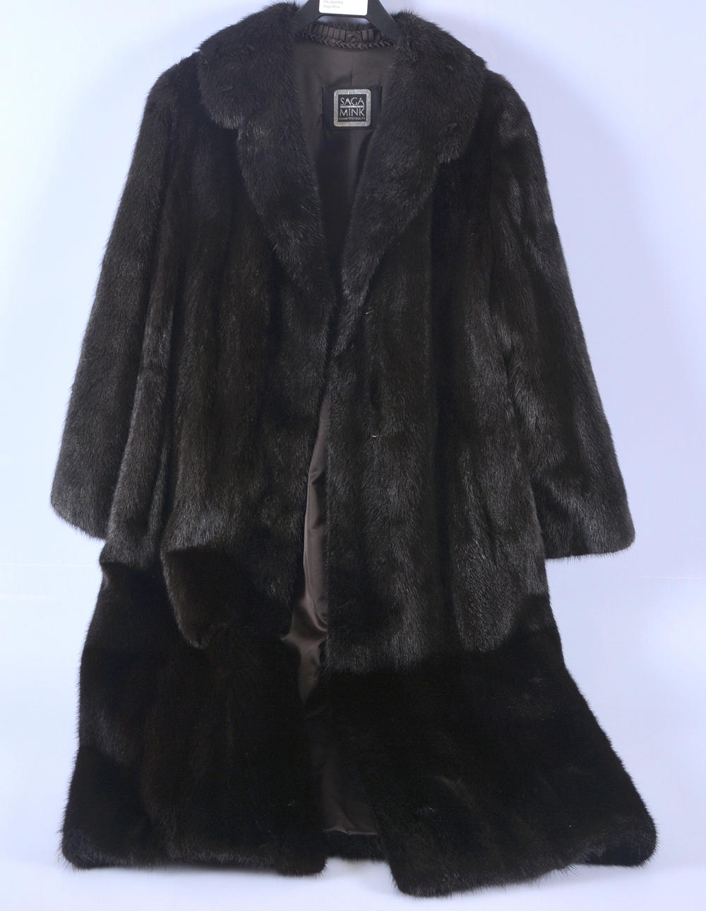 PÄLSKAPPA, Saga Mink.