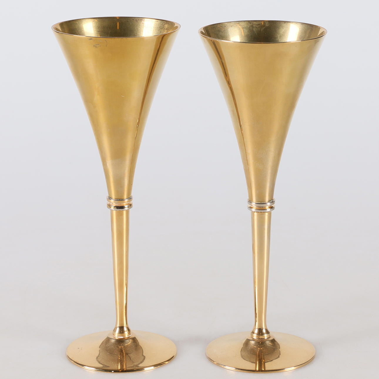 VINGLAS, 2 st. Mässing, Scandia Present.