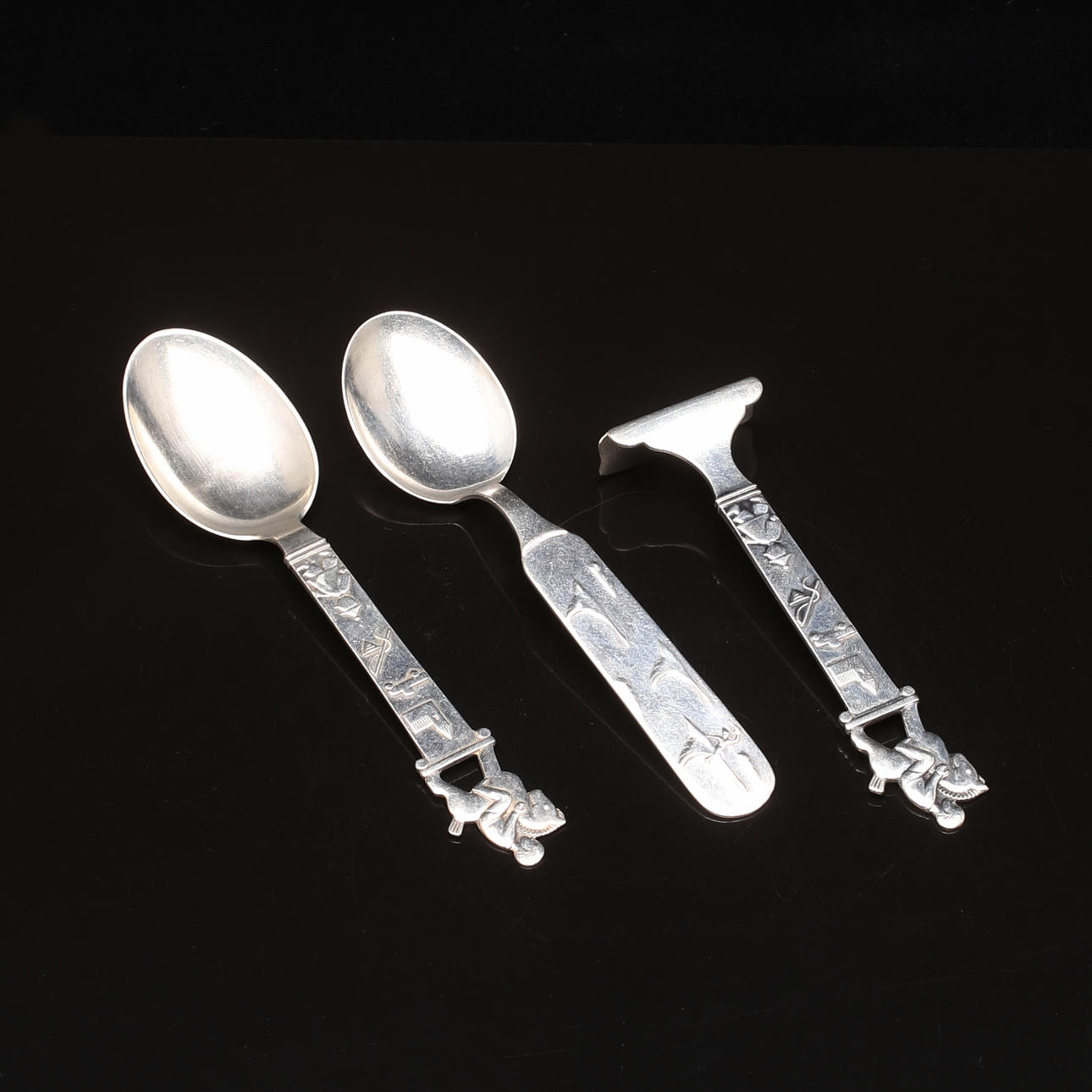 CHILDREN'S SPOON 2 pcs and SCRAPER, Silver.