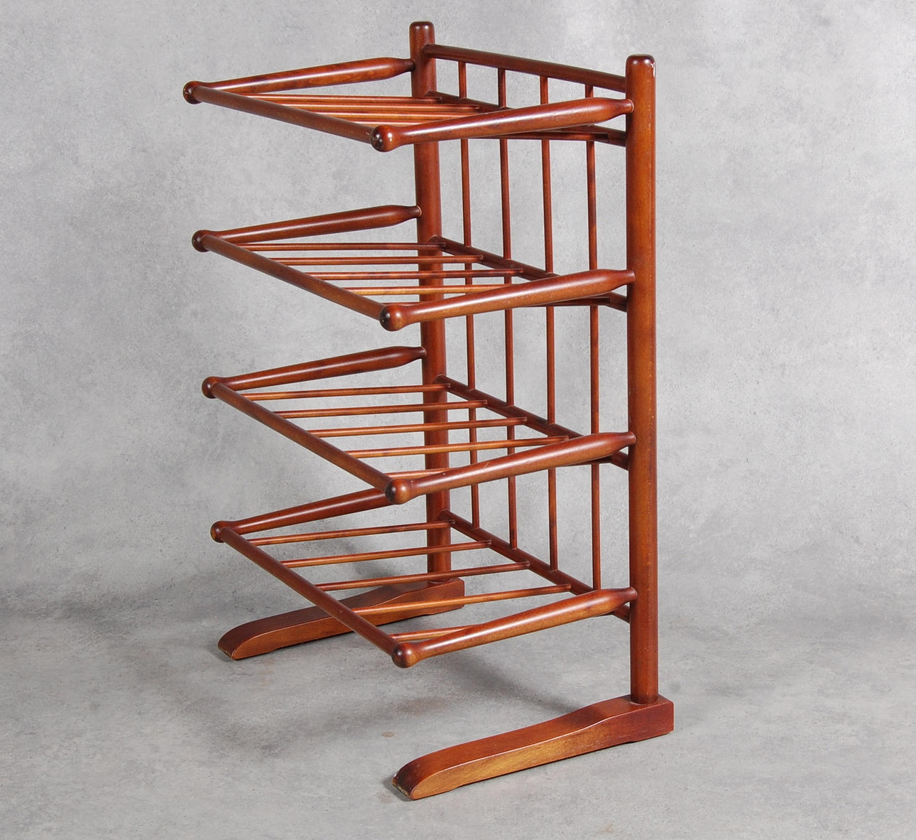 NOTSTÄLL, TIDNINGSSTÄLL, 1900-tal.