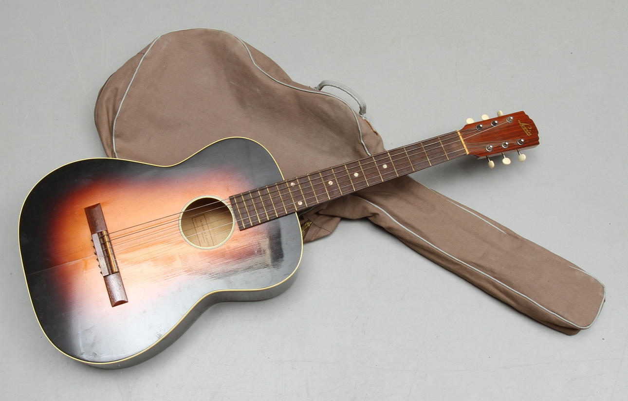 GITARR, Levin, 1900-tal.