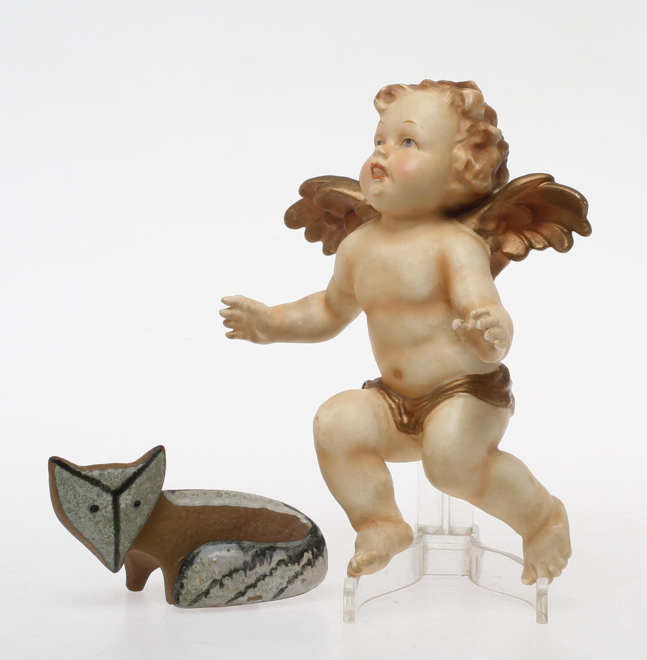 FIGURINER, 2 st, "Räv", stengods, Lisa Larson samt Ängel, porslin, 1900-tal.