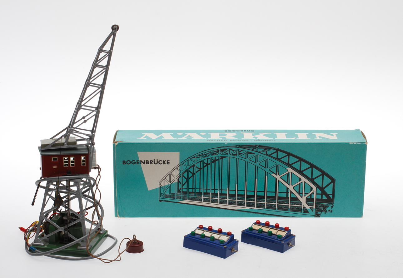 MÄRKLIN LYFTKRAN 7051, samt bro 7163.