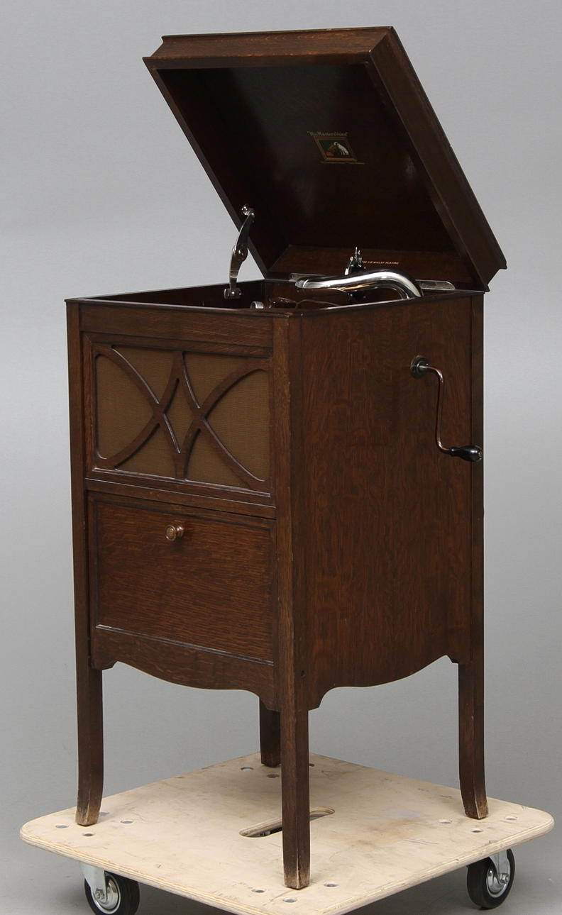 SALONGSGRAMMOFON, His Masters Voice, 1900 talets början.