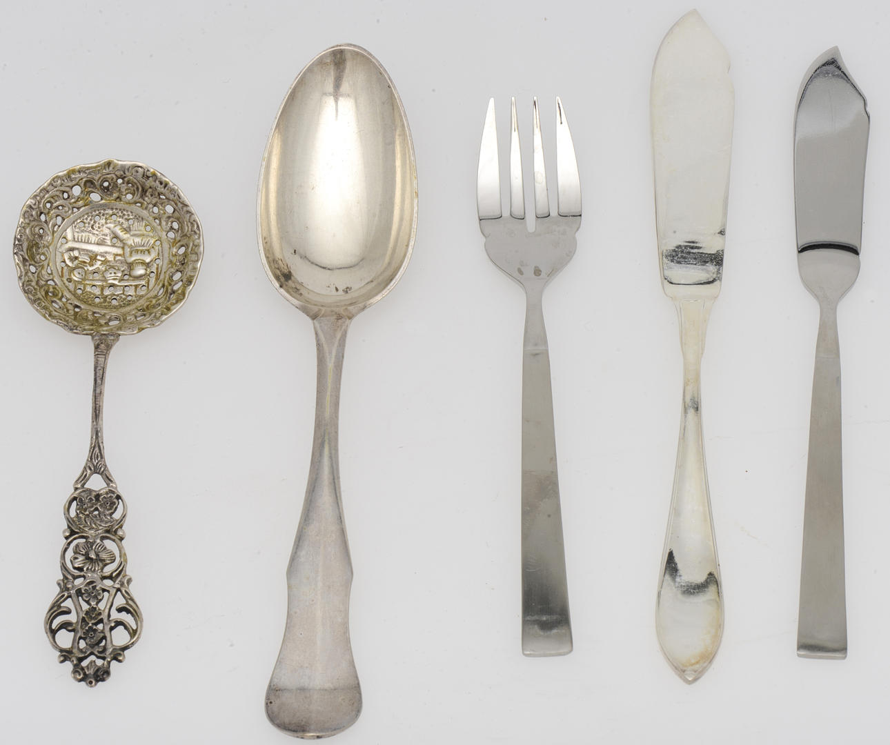 PARTI BESTICK, 26 delar, silver samt nysilver, bland annat "Svensk spetsig".