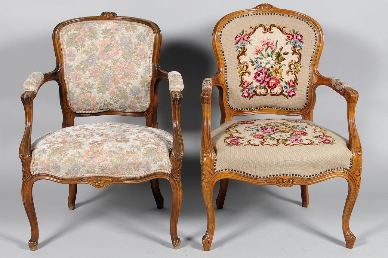 KARMSTOLAR, 2 stycken, rokokostil.