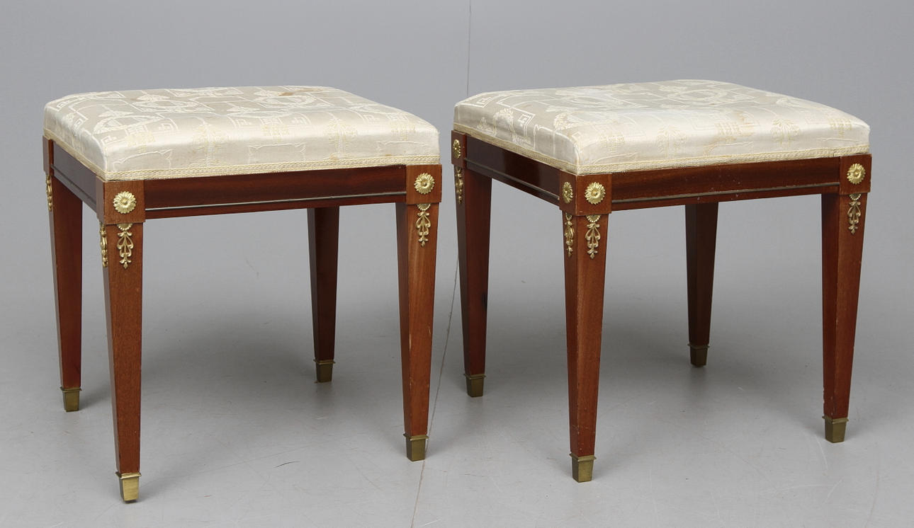 TABURETTER, ett par, empirstil, 1900 talets första hälft.