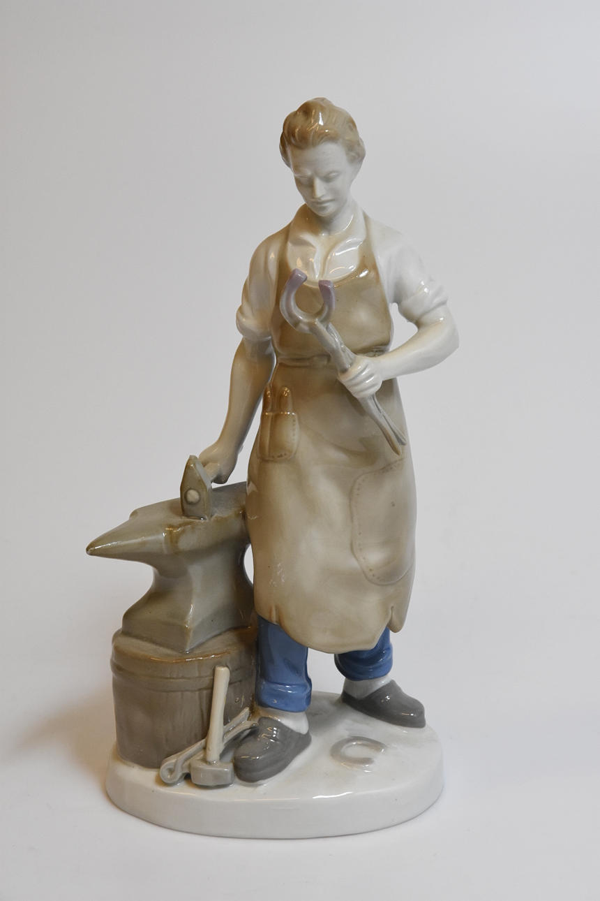 KUVIO posliini "Seppä".