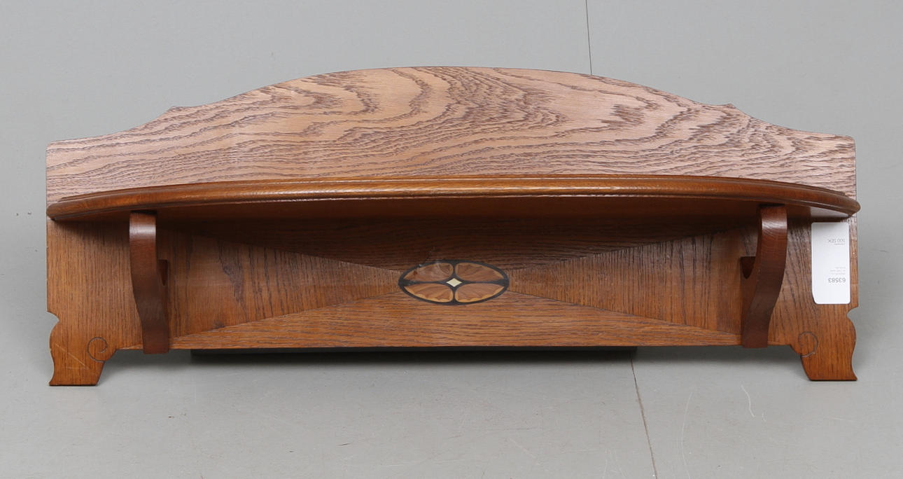 VÄGGHYLLA, ek, 1900 talets första del.