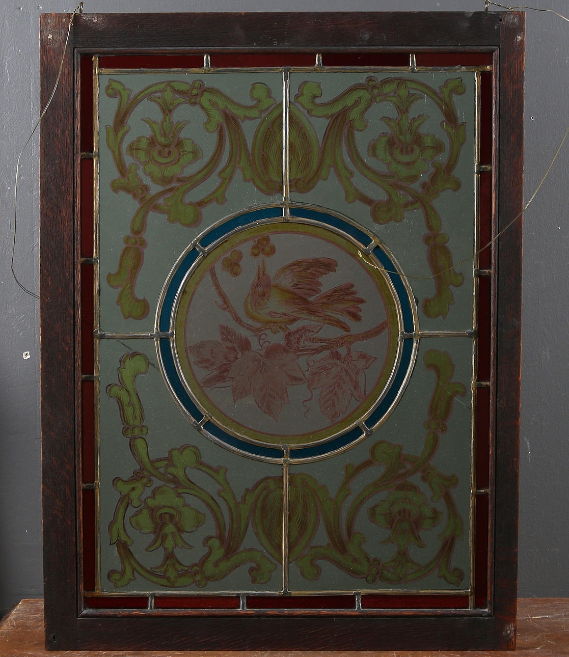 BLY GLAS VINDUE, træ, farvet glas, 1880'erne.