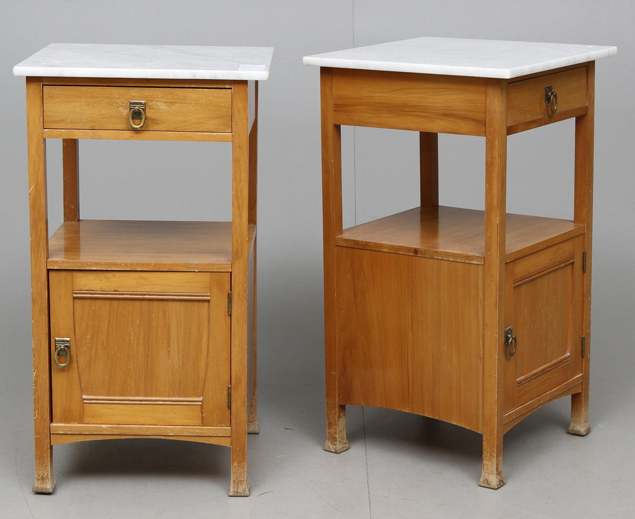 NATTBORD, med marmorskiva, ett par, 1900 talets början.