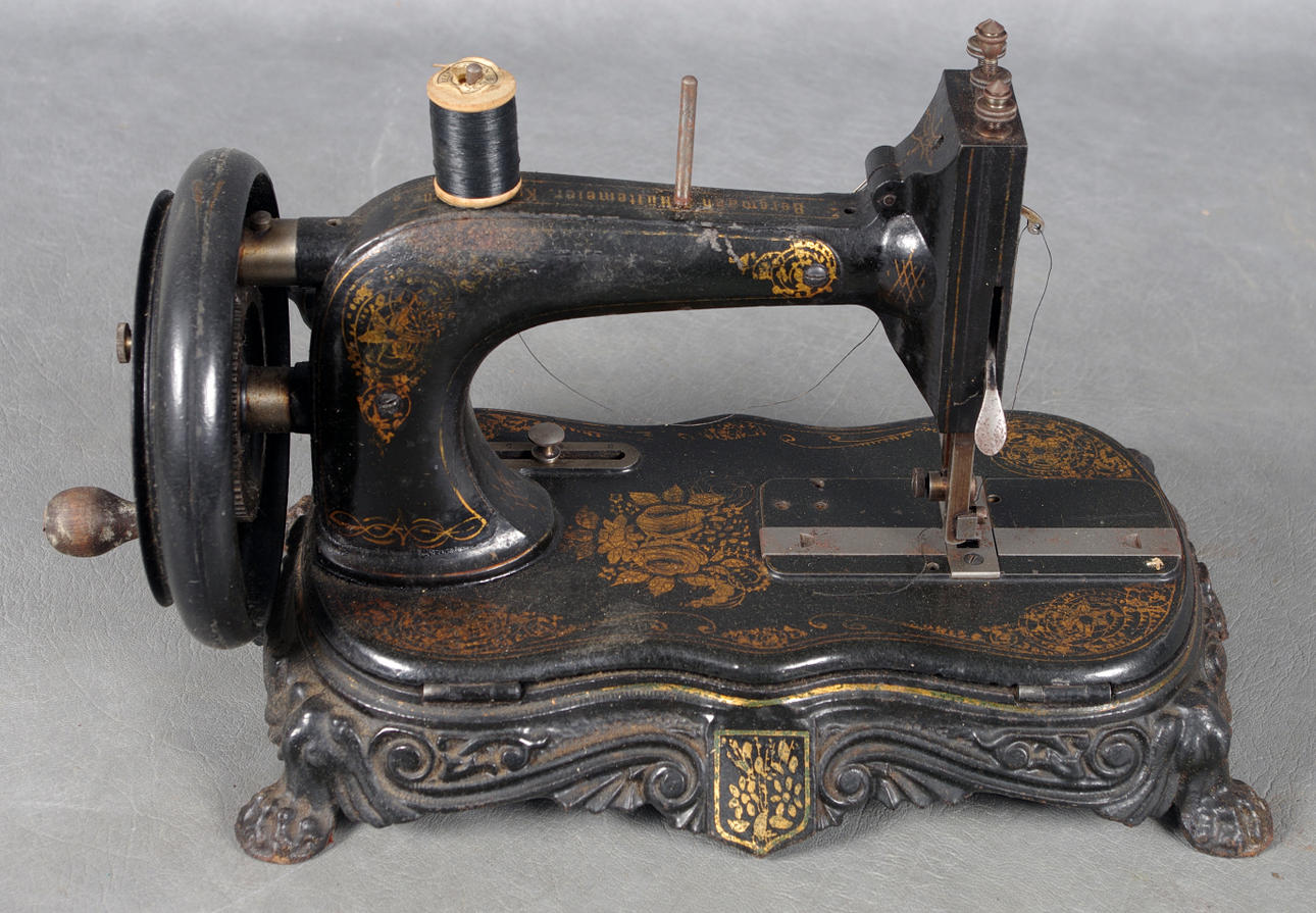 SYMASKIN i mahognylåda, Danmark.