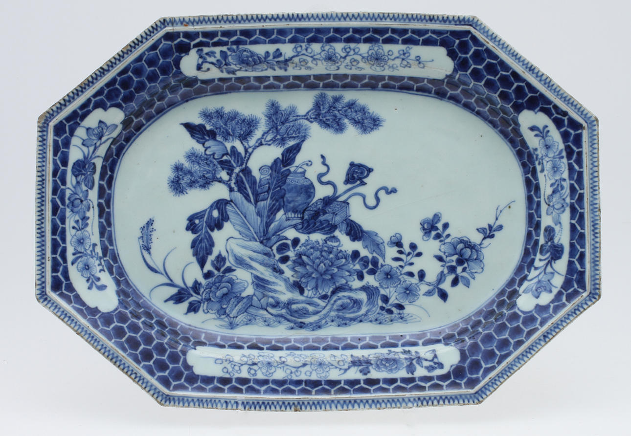 STEKFAT, porslin, Kina Qianlong (1736-95).