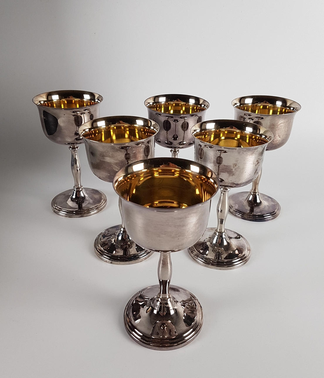 SECHS KELCHE - ENGLAND, VERSILBERT.