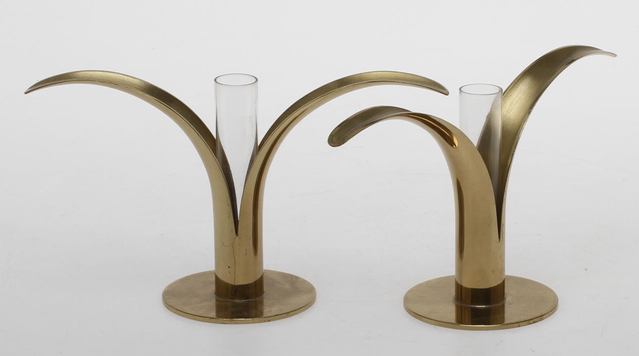 VASER/LJUSSTAKAR, ett par, mässing, Ivar Ålenius-Björk, Ystad metall.