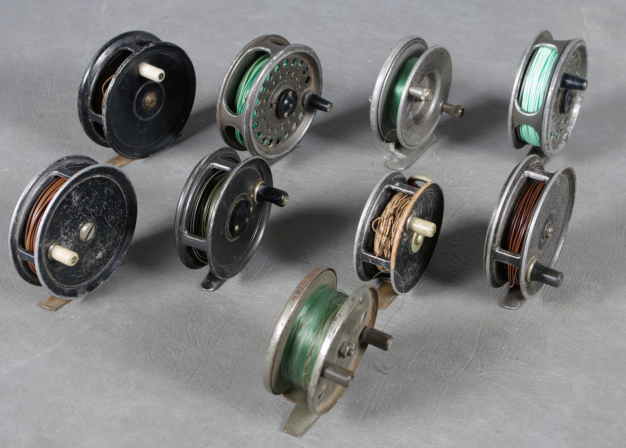 ÄLDRE FLUGFISKERULLAR, metall.