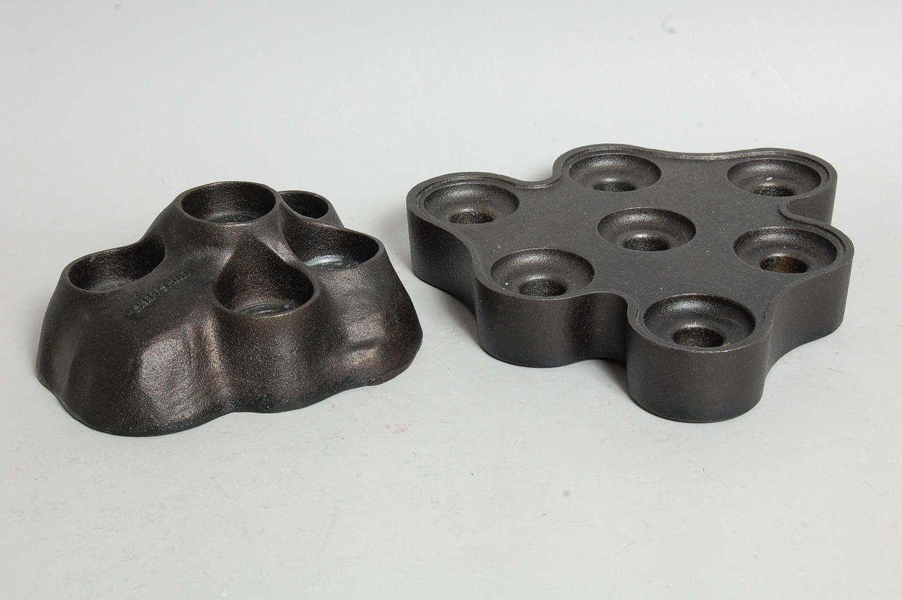 LJUSSTAKAR, 2 delar, gjutjärn, Skeppshult.