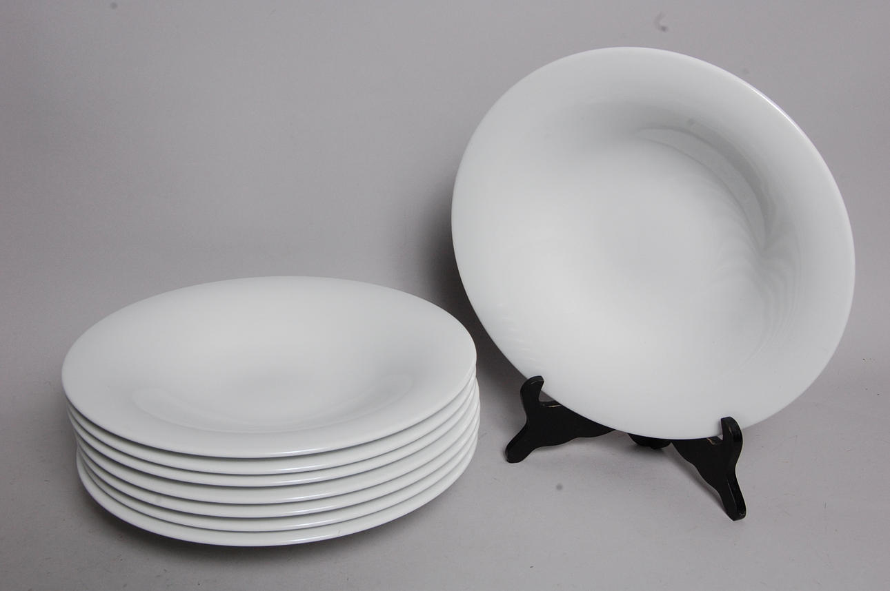 GOURMÉTALLRIKAR, porslin, 8 delar, stämplade KAHLA, Germany.