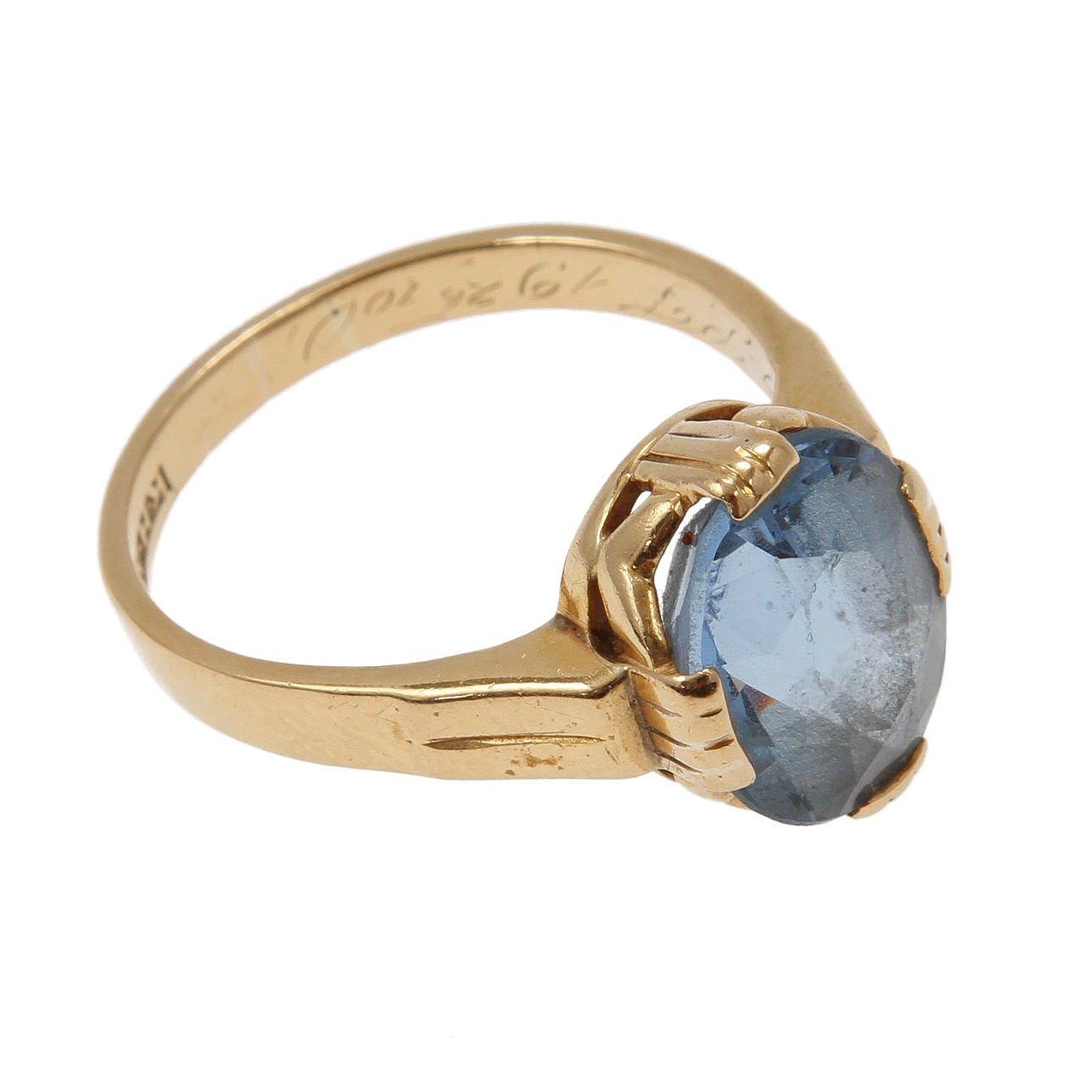 RING, 18k guld med blå sten, 6,3 gram brutto.