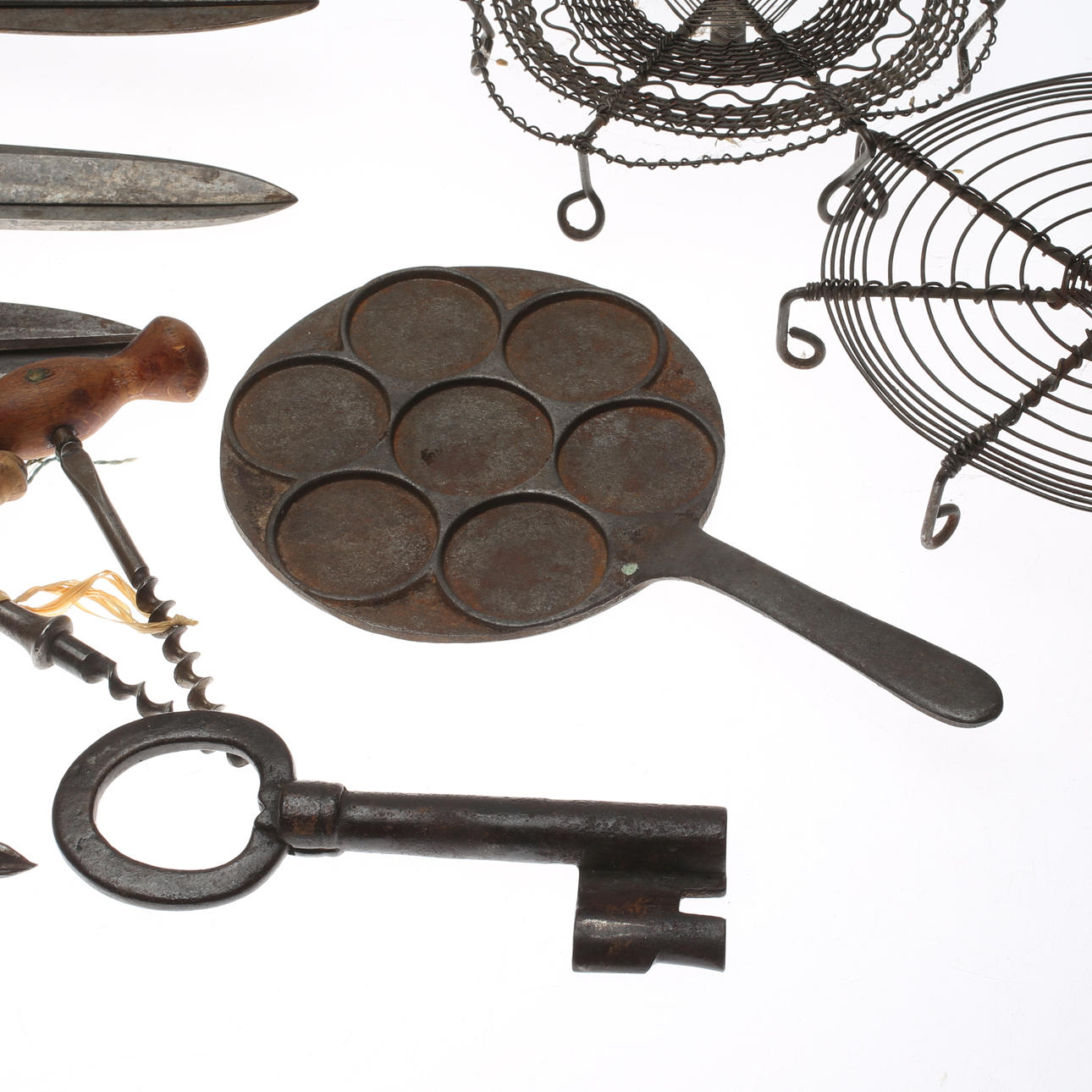 OBJETOS DE METAL, 1800-1900.