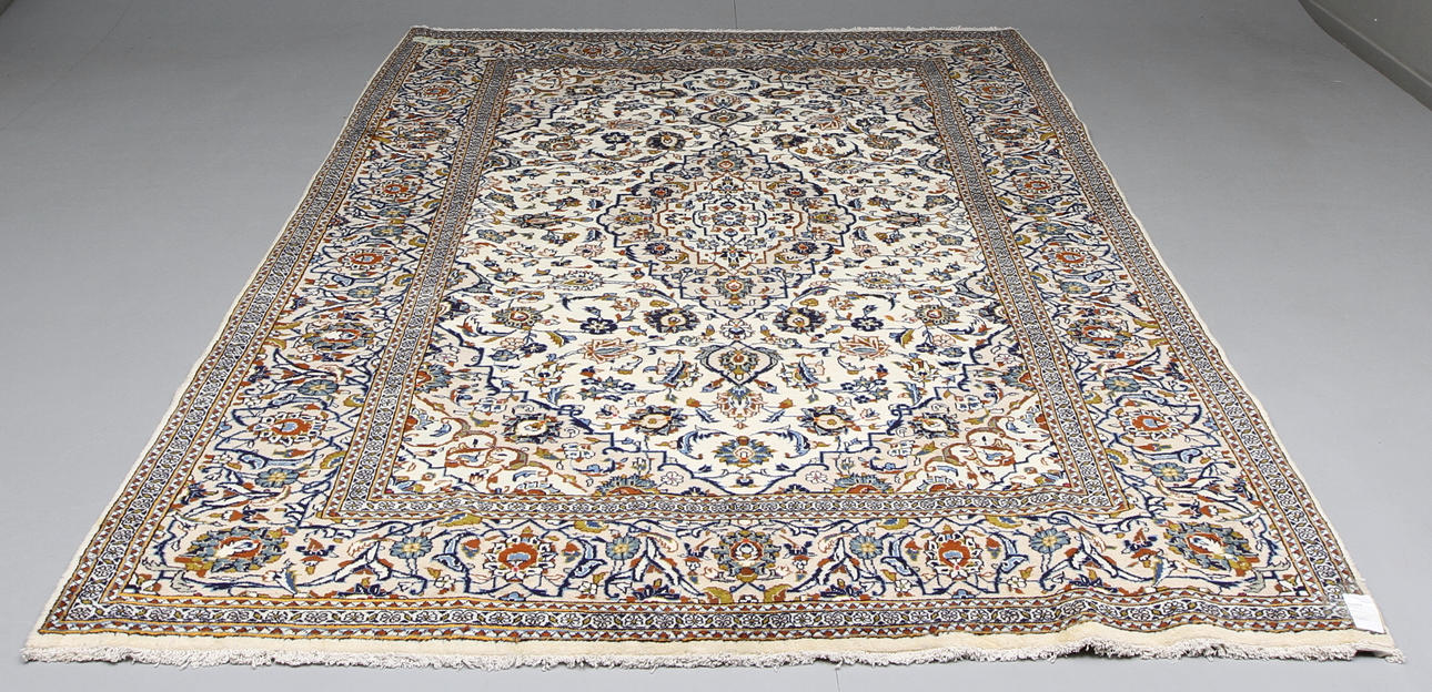 MATTA, Orientalisk, ljus Keshan, 295 x 200 cm.