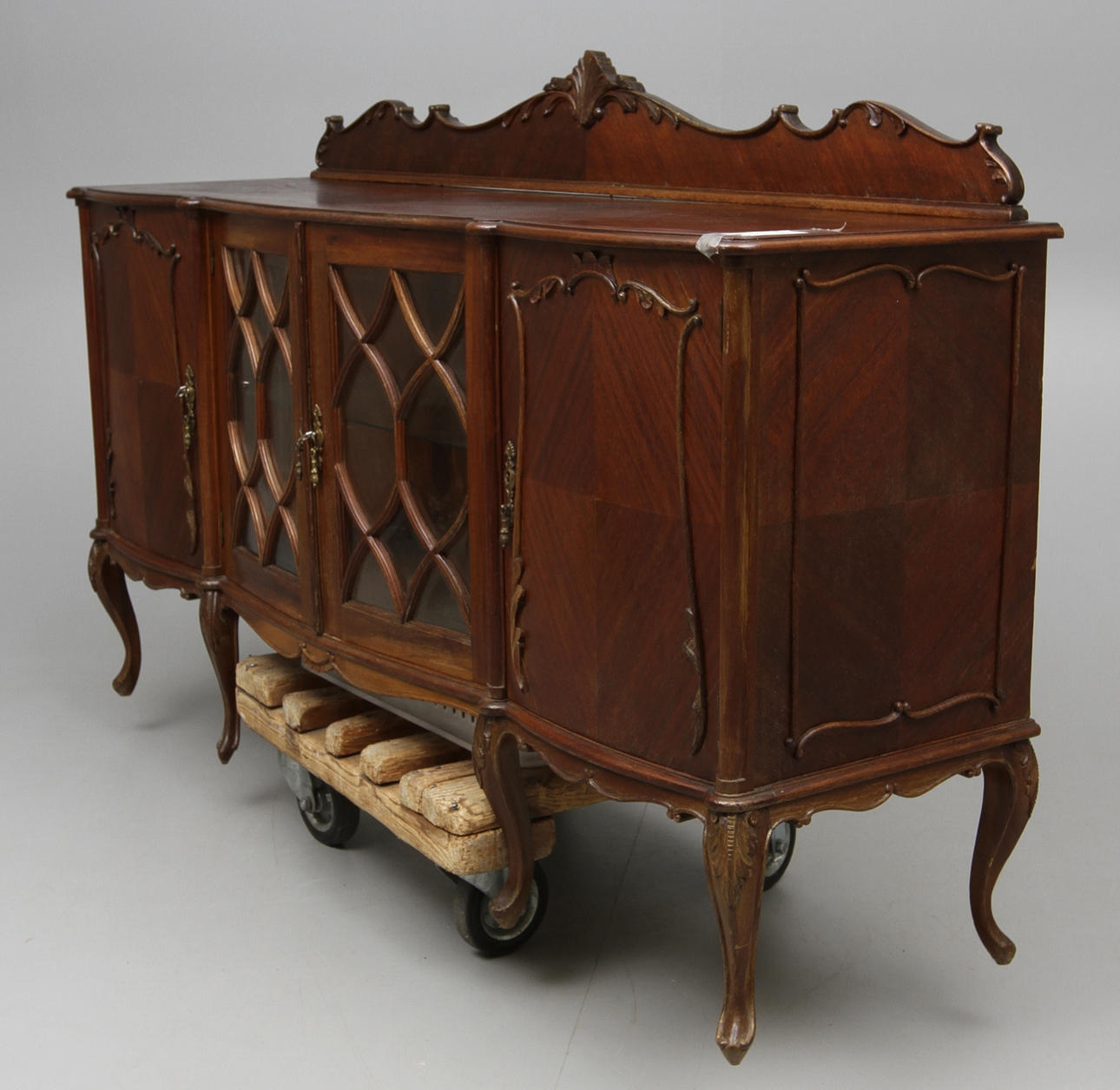 SIDEBOARD.1900-talets första hälft.