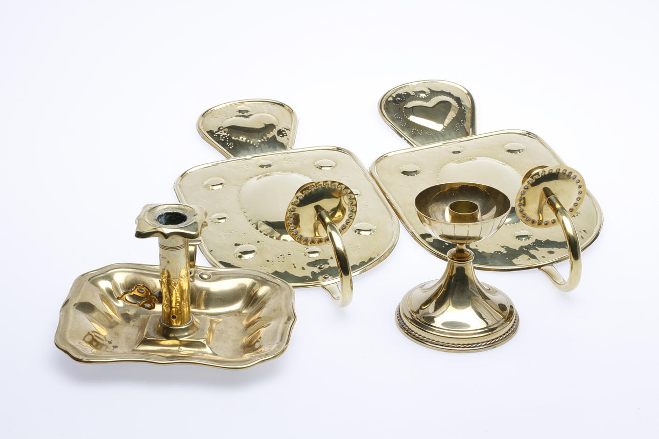 MÄSSINGSFÖREMÅL, 4 delar bl.a. Gunnar Ander Ystad metall.