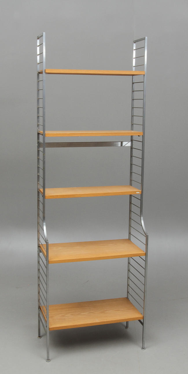 BOKHYLLA, "String Continental", design Nils Strinning, 1900-talets andra hälft.