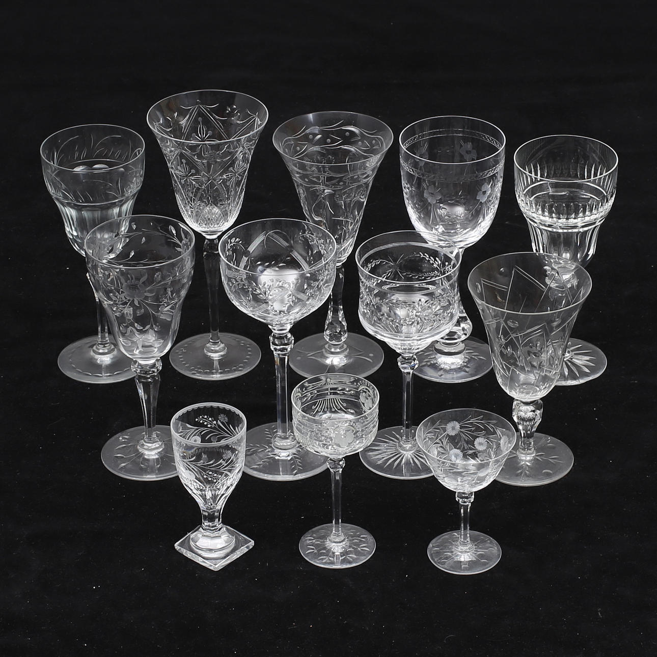 VINGLAS, 12 st, slipade, olika mönster.