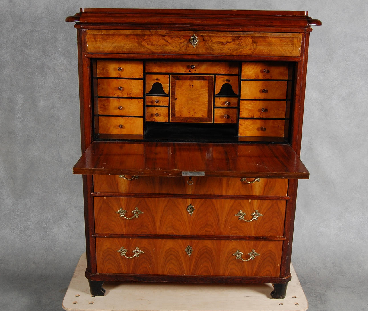 CHIFFONJE, 1800-tal.
