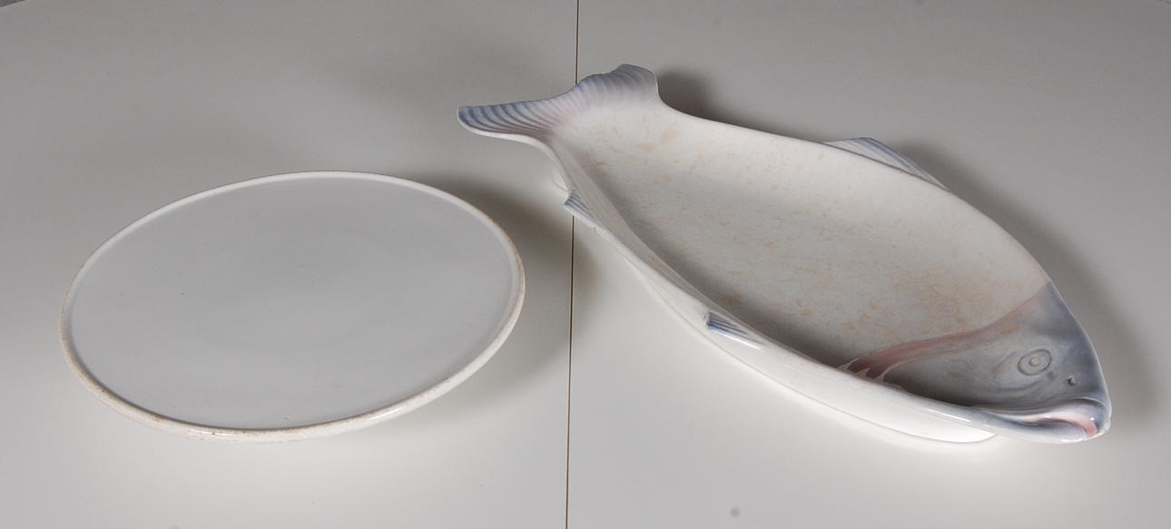 PORSLIN, 2 delar, fiskfat, Göteborg, tårtfat, Gustavsberg,1900-talets början.