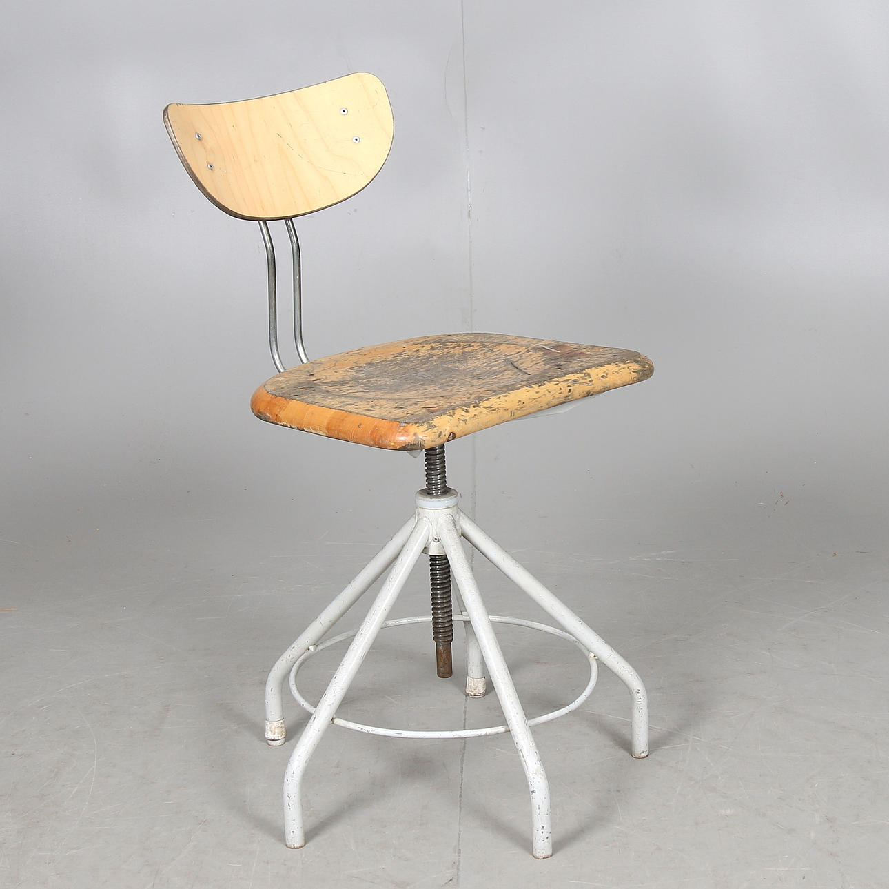 INDUSTRISTOL, metall och trä, 1900-tal.