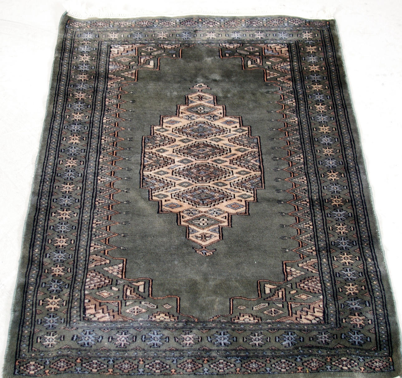 ORIENTMATTOR, 116 x 78 samt 134 x 77 cm.