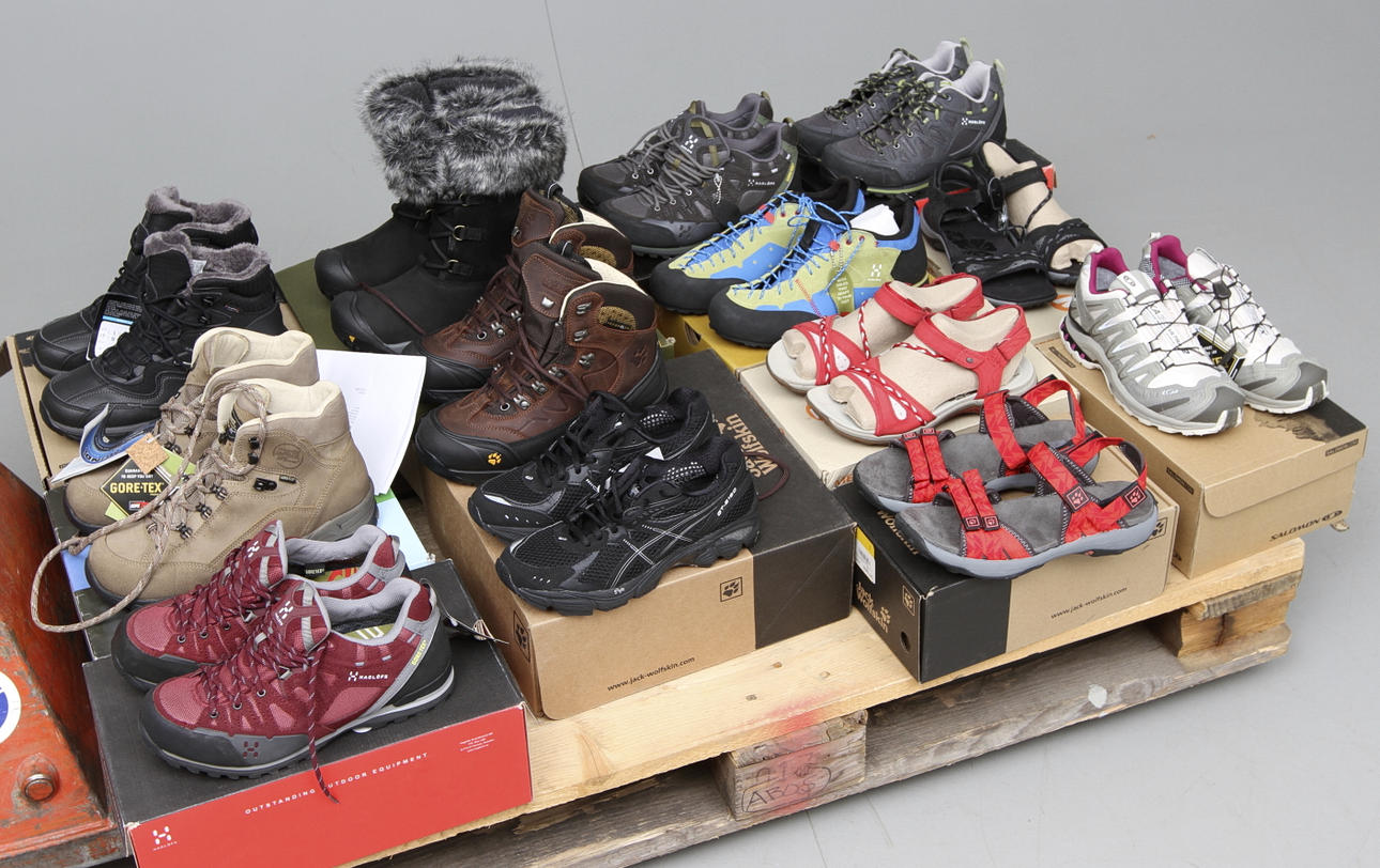 NYA SKOR, 13 par, dam, strl 38/39, bland annat Salomon, Meindl och Haglöfs.
