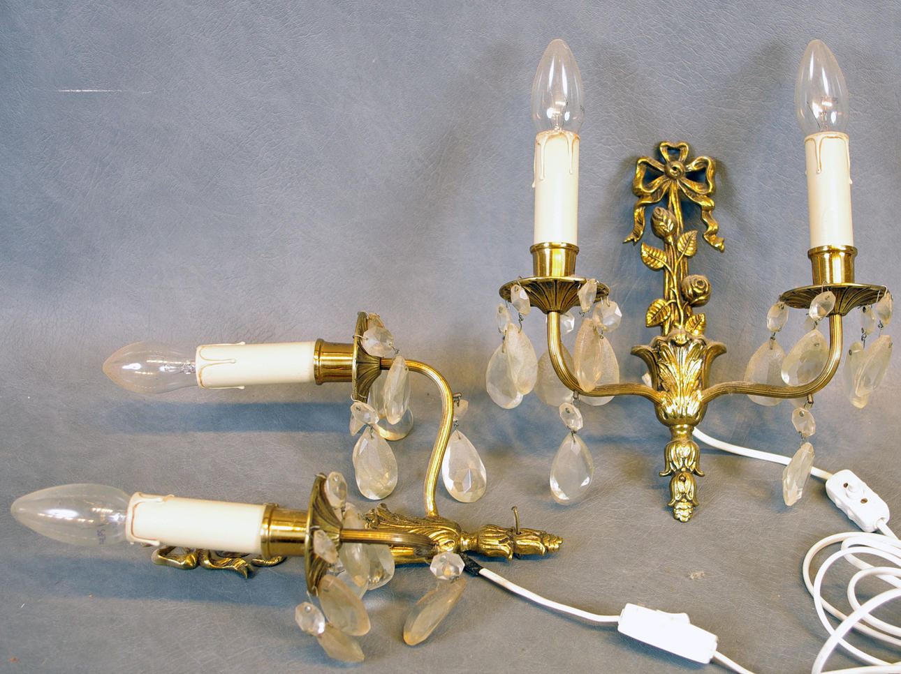 VÄGGLAMPETTER med prismor, 1 par, mässing.