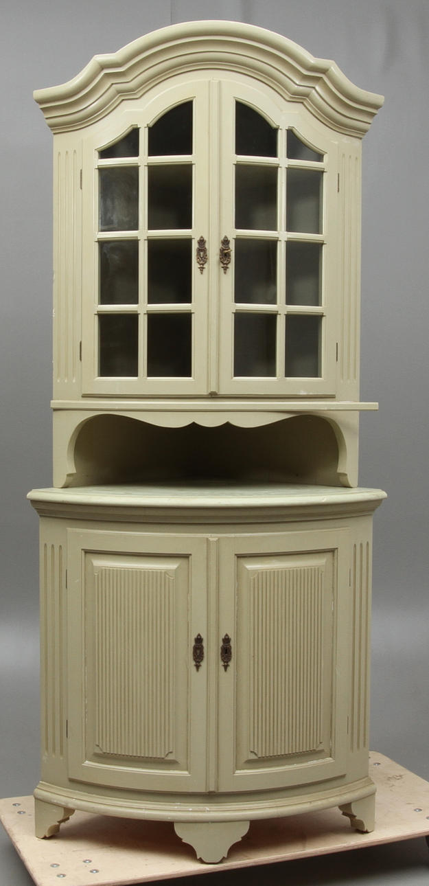 HÖRNSKÅP, gustaviansk stil, 1900-tal.