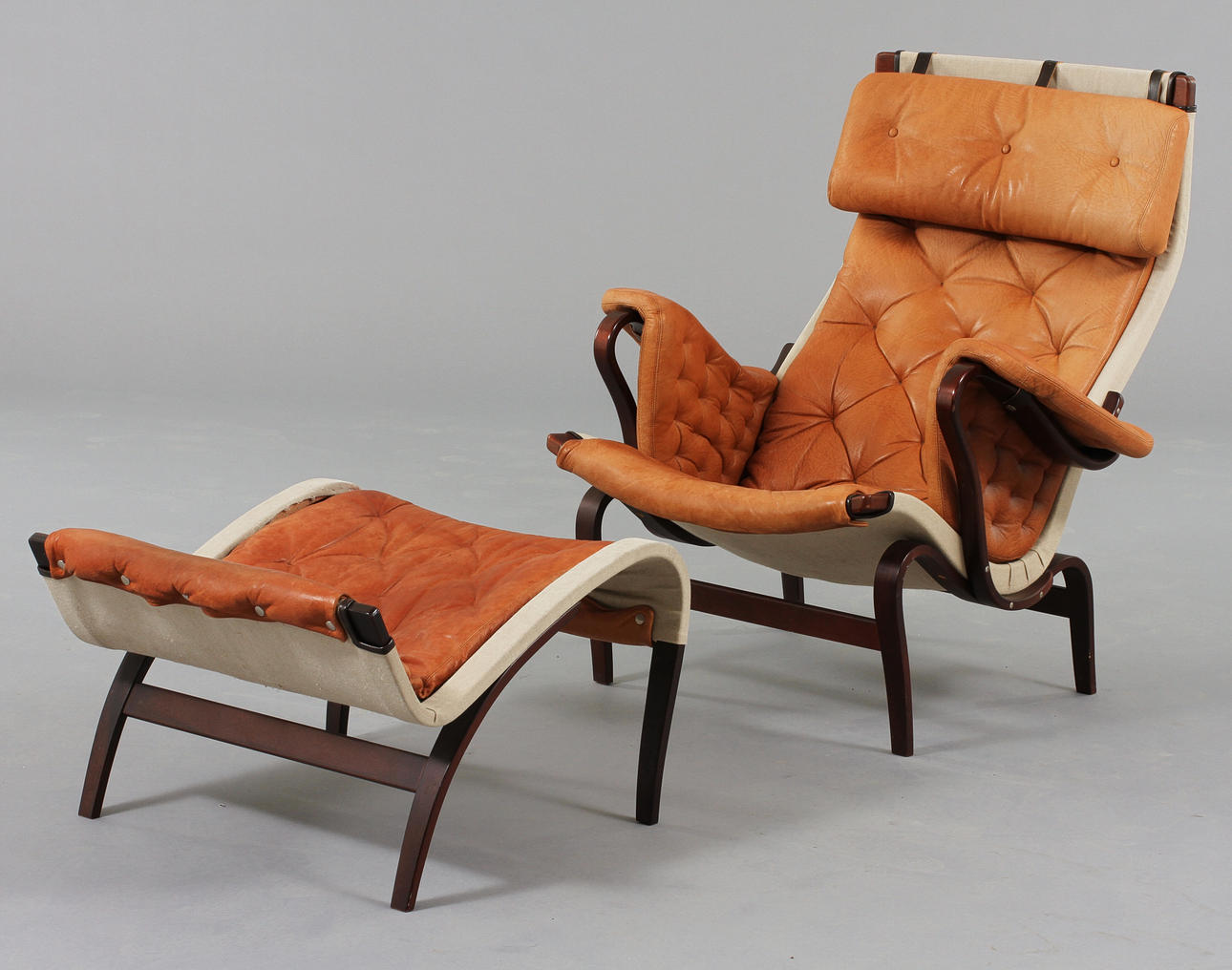 FÅTÖLJ MED FOTPALL, "Pernilla", Bruno Mathsson för Dux.