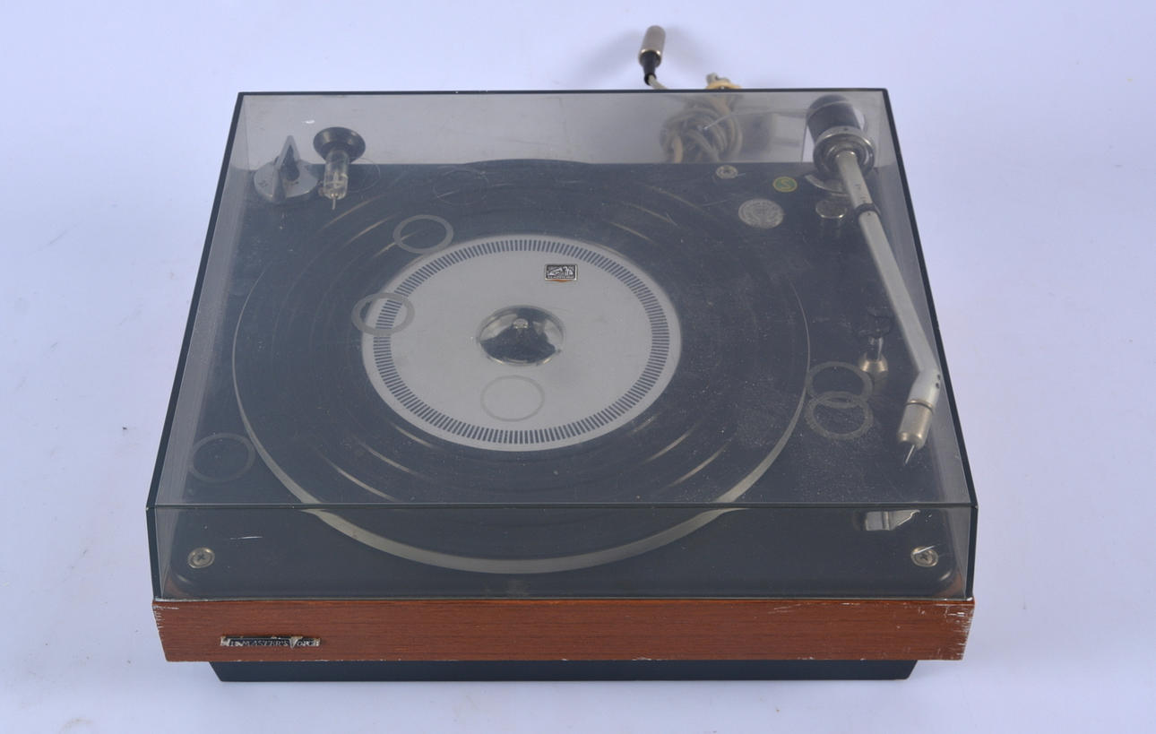 SKIVSPELARE, His Master's Voice.