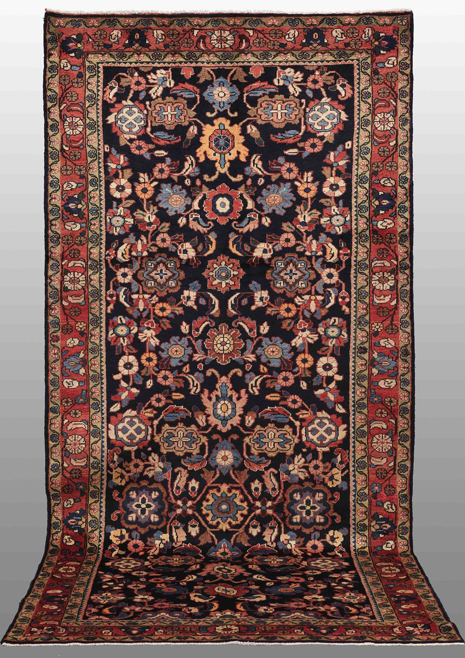 CARPET, Persian, mahal, 326 x 175 cm.