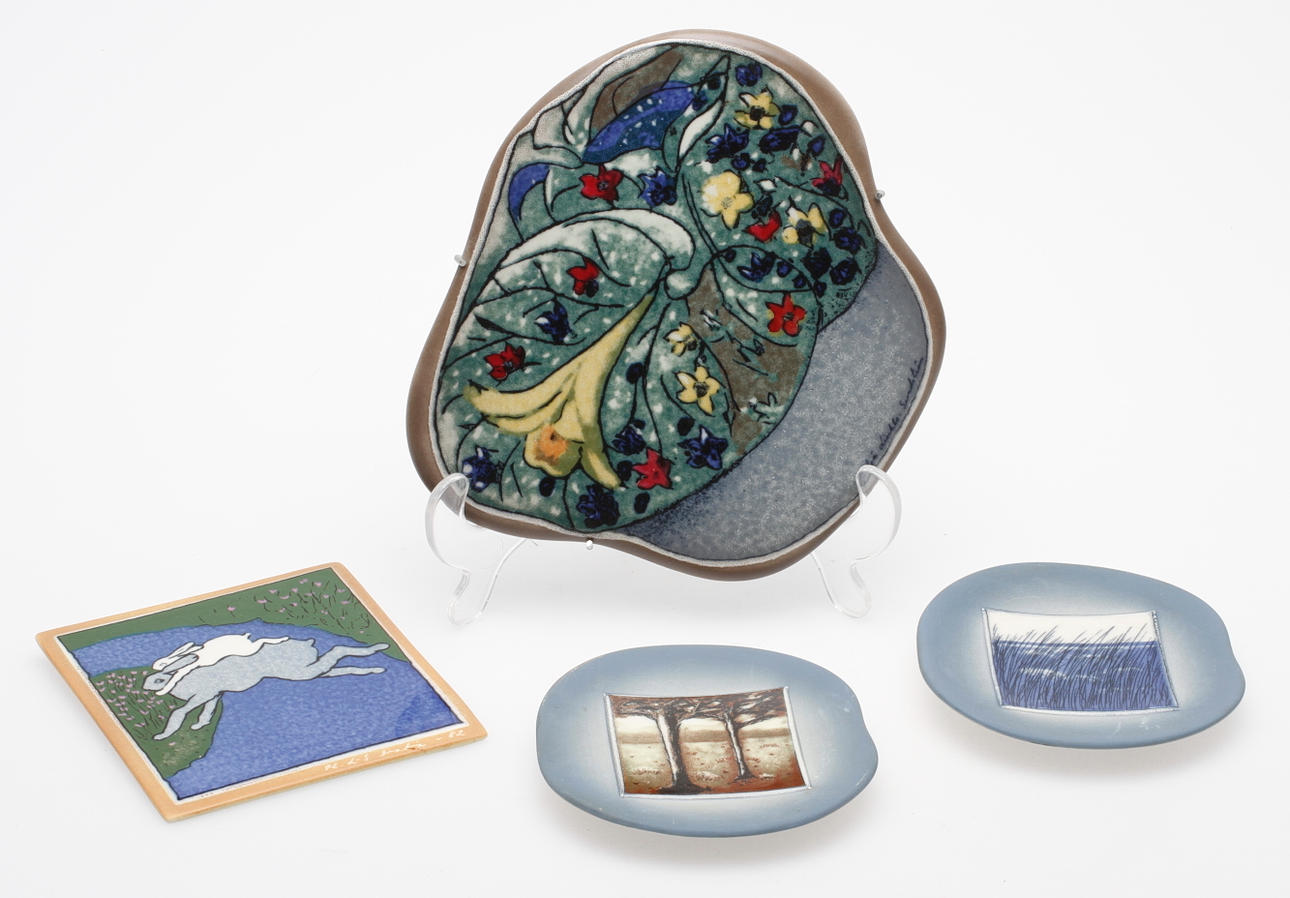 PORSLINSTAVLOR, 4 st, Arabia, 2 st sign. Heljä Liukko-Sundström.