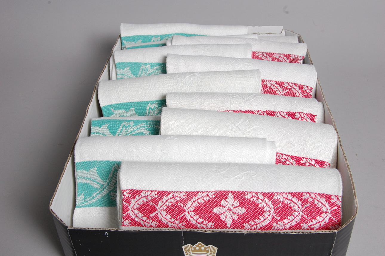 LINNEHANDUKAR, 12 delar.