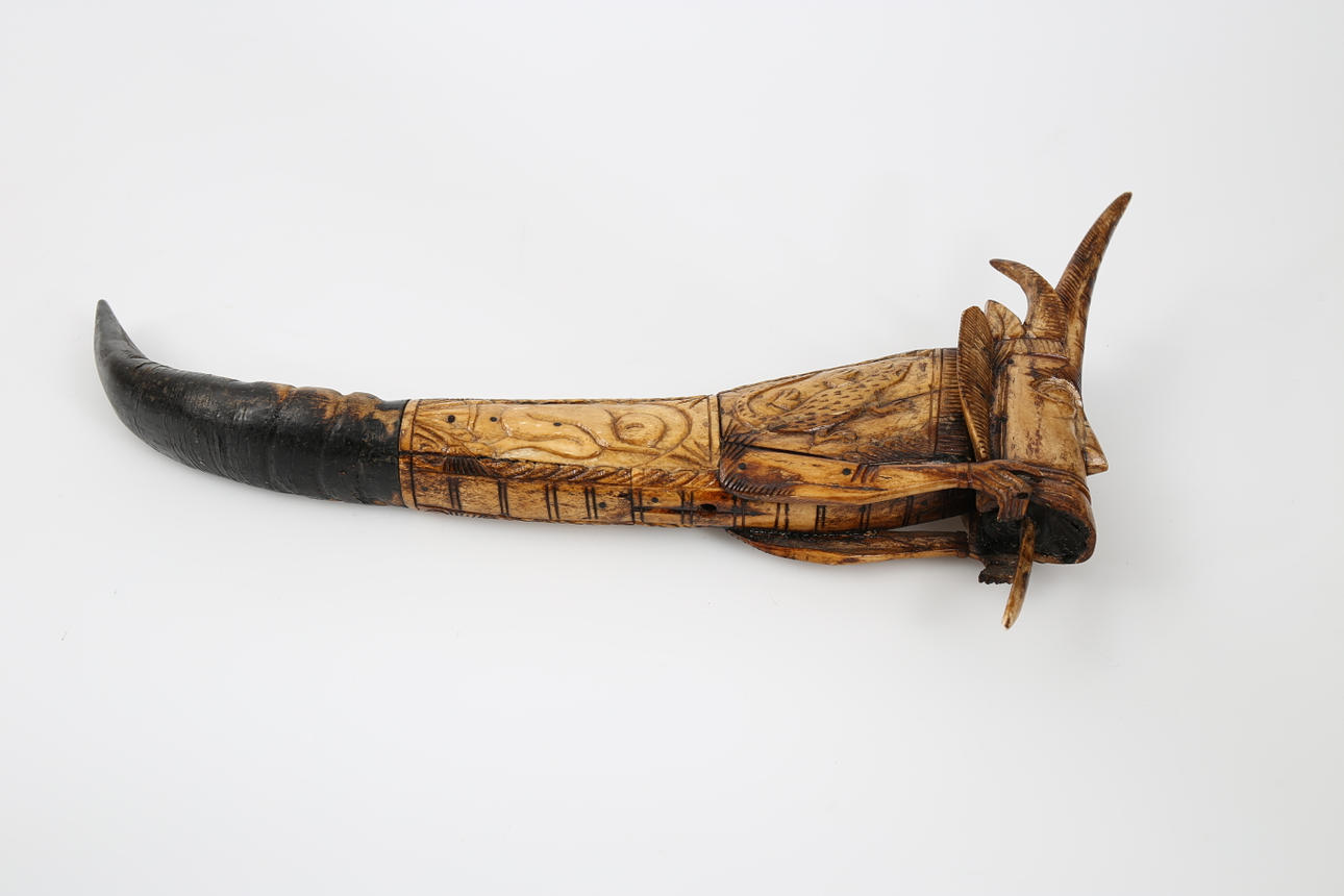MEDICINE HORN, bone and horn, Shaman's Magic, Naga Marsarang, Batak ...
