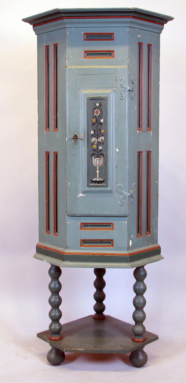 HÖRNSKÅP, allmogemålat, 1800-tal.