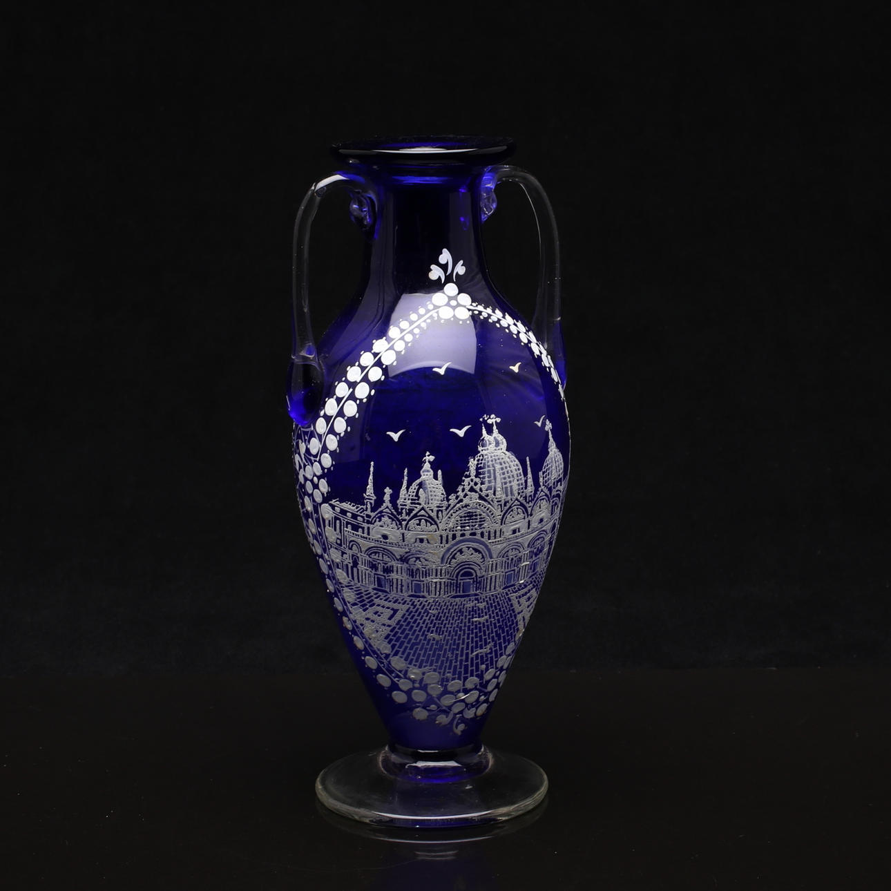 VAS glas, dekor av Markuskyrkan i Venedig.