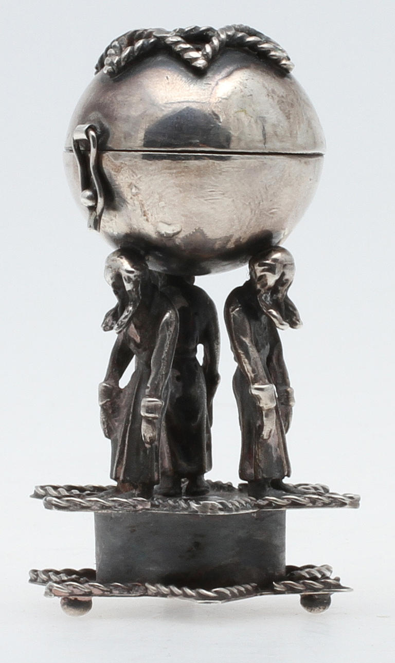 JUDEIKA, strökar, silver, 64 gram.