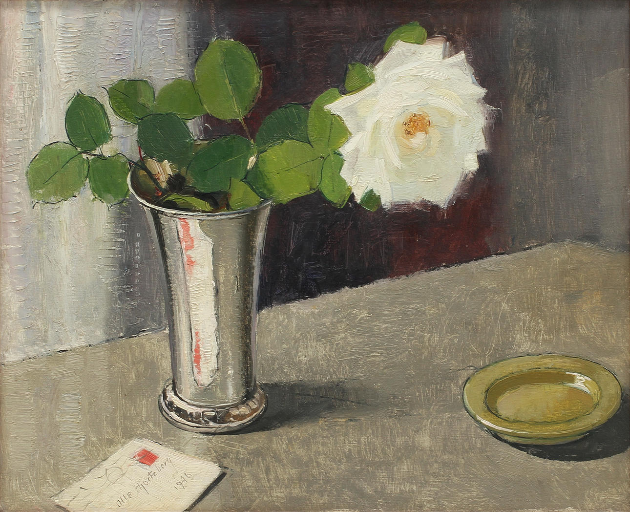 OLLE HJORTZBERG (1872-1959). Stilleben med vit ros i silvervas. Olja på pannå.