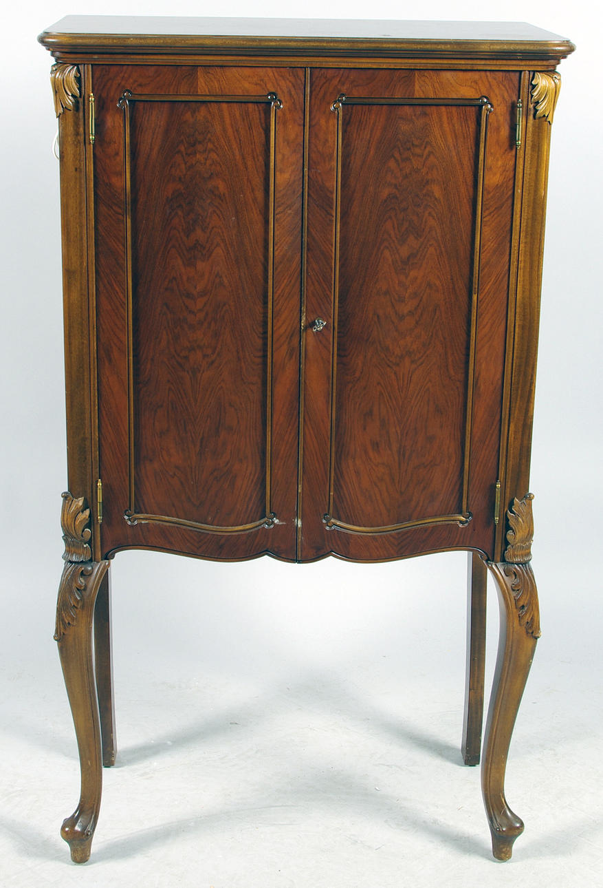 BARSKÅP MED BELYSNING, mahogny, 1900-talets mitt.